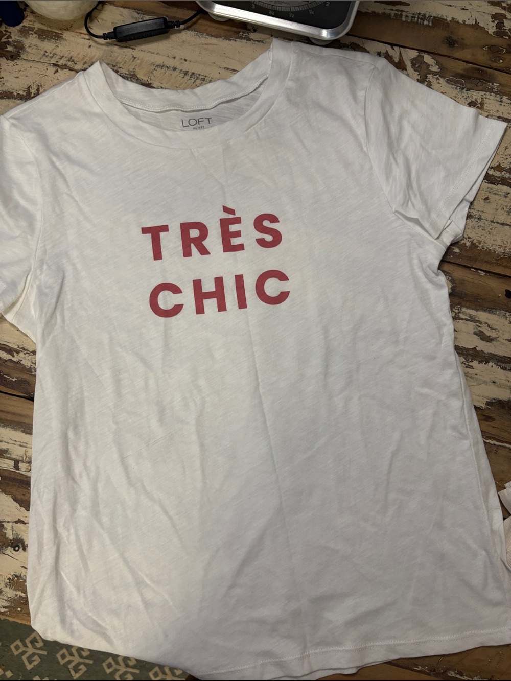 LOFT White Tee with Red 'TRÈS CHIC' Graphic